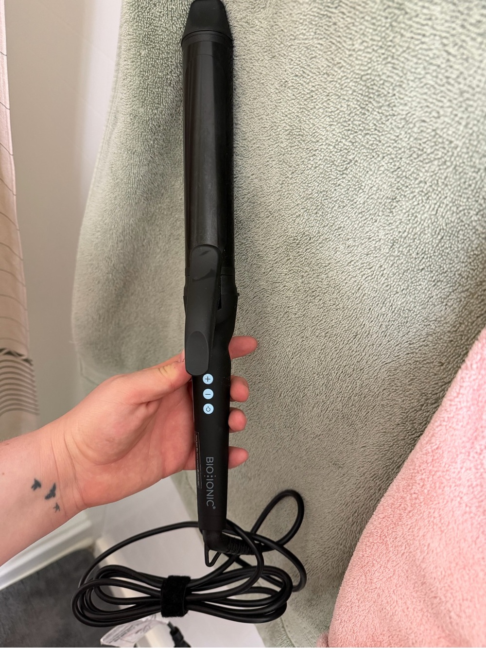 Bio Ionic 1.5” long barrel curling iron